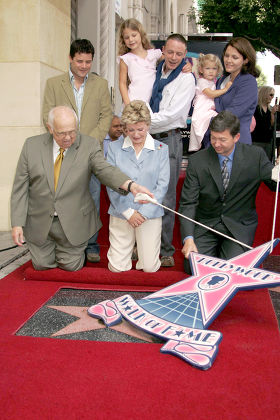 PATTY DUKE RECEIVING STAR ON THE HOLLYWOOD WALK OF FAME,LOS ANGELES,AMERICA- 17 AUG 2004