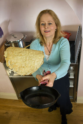 Xanthe Clay tossing pancakes, Bristol, Britain - 28 Jan 2013