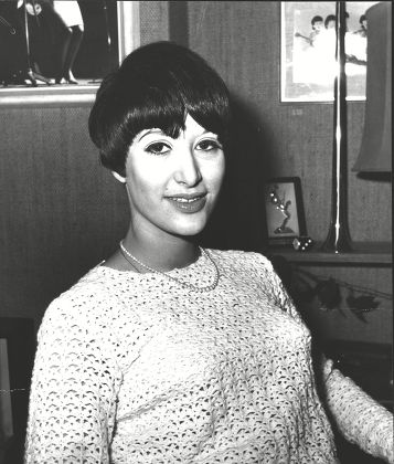 Joanna Newfield Secretary To Brian Epstein Who Married Colin Petersen The Drummer In The Bee Gees Pop Group. (for Full Caption See Version) Box 0585 150615 00087a.jpg.
