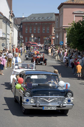 7 Parade of old automobiles Stock Pictures, Editorial Images and Stock