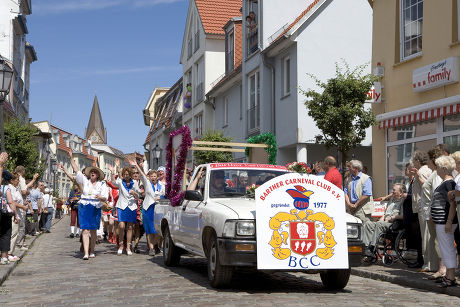 7 Parade of old automobiles Stock Pictures, Editorial Images and Stock