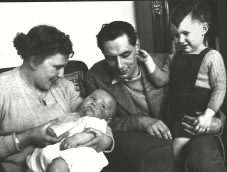 Ellen Moore With Husband Kenneth And Their Two Sons - The Youngest Stephen Moore Was Born After Mrs Moore Had Been In A Coma. Doctors Put Her Body Put In A State Of 'hibernation' By Lowering Her Body Temperature With Ice. Box 0591 22062015 00059a.j