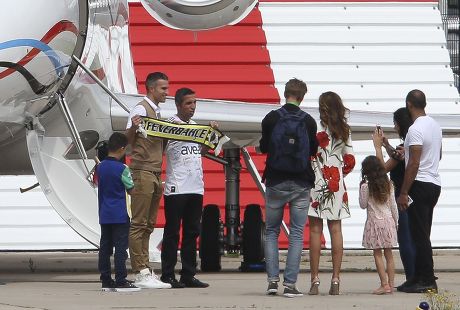 Robin van Persie boards a private jet, Manchester Airport, Britain - 12 Jul 2015