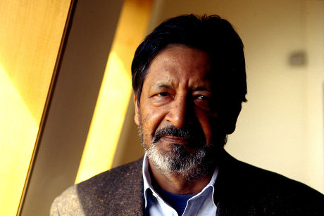 AUTHOR V S NAIPAUL IN HIS LONDON APARTMENT, BRITAIN - 07 APR 1994