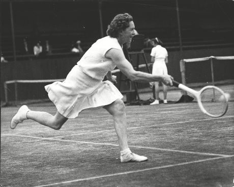 1,000 1940s tennis Stock Pictures, Editorial Images and Stock Photos