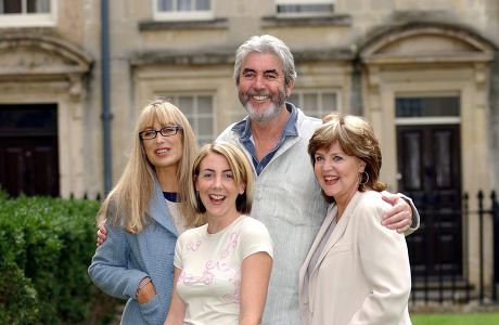 PHOTOCALL FOR THEATRE PRODUCTION 'GOING STRAIGHT' AT BATH THEATRE ROYAL, BATH, BRITAIN - 27 SEP 2004