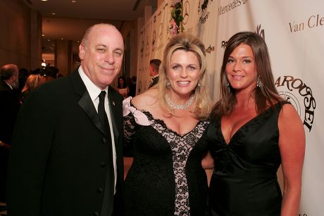 16TH ANNUAL CAROUSEL OF HOPE BALL,HILTON HOTEL, BEVERLY HILLS, AMERICA - 23 OCT 2004