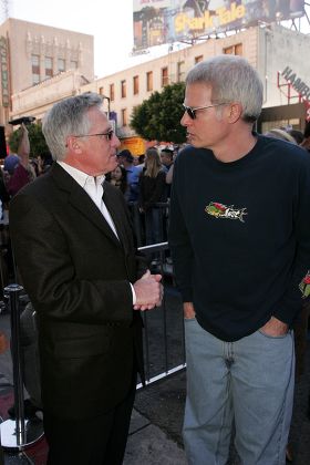 ROBERT ZEMECKIS RECEIVES A STAR ON THE HOLLYWOOD WALK OF FAME, LOS ANGELES, AMERICA - 05 NOV 2004