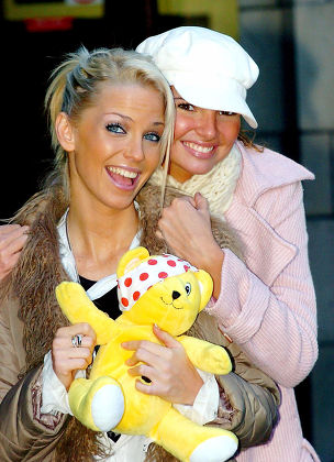 GIRLS ALOUD PROMOTING OUTSIDE BBC SCOTLAND AFTER APPEARING ON THE FRED MACAULEY BREAKFAST SHOW, GLASGOW, SCOTLAND, BRITAIN - 10 NOV 2004