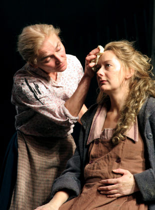 'THE PLOUGH AND THE STARS' PLAY BY THE ABBEY THEATRE, THE BARBICAN, LONDON, BRITAIN - 19 JAN 2005