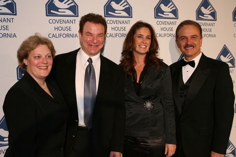 Patricia Cruise, Robert Wuhl, Elizabeth Callendar, George Lozano