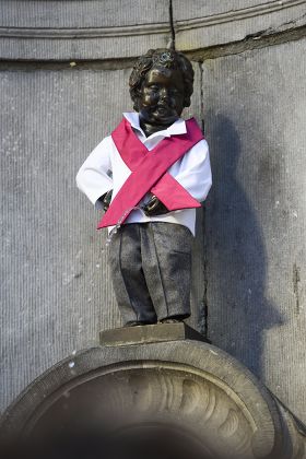 Manneken-Pis dressed in pink by Edouard Vermeulen for Pink Ribbon Campaign, Brussels, Belgium - 02 Oct 2015