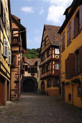 Picture of 250 Stone apartment buildings Stock Pictures, Editorial Images and ...