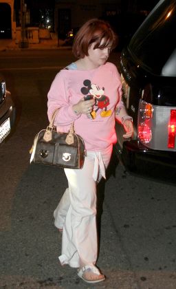 Kelly Osbourne y su bolsa Louis Vuitton