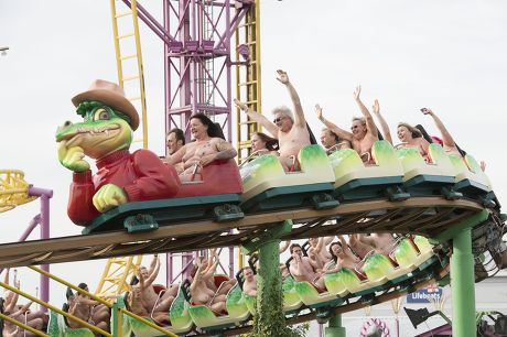 Im Genes De Naked Rollercoaster World Record Attempt At Adventure Island Southend On Sea Essex