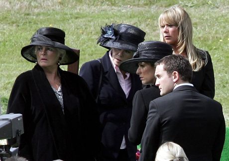 'EASTENDERS' - FILMING OF THE FUNERAL OF 'DIRTY' DEN,  NORTH WATFORD CEMETERY, BRITAIN - 06 AUG 2005