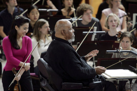 Juilliard School Symphony Orchestra Practising Temppeliaukio Editorial ...