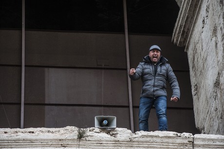 __COUNT__ Man Climbs Coliseum In Protest After Centurions, Ticket Touts ...