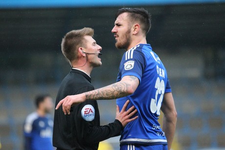 Ollie Yates Referee Calms Keil Obrien Editorial Stock Photo - Stock ...