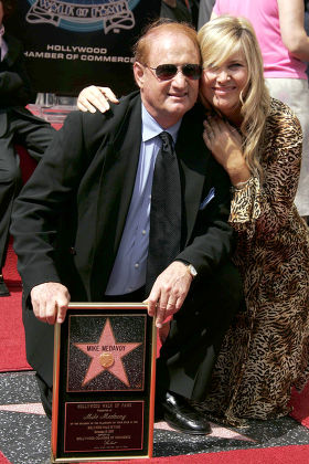 MIKE MEDAVOY RECEIVING A STAR ON THE HOLLYWOOD WALK OF FAME, LOS ANGELES, AMERICA - 19 SEP 2005
