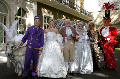 'CINDERELLA' PANTOMIME PHOTOCALL FOR THE NEW WIMBLEDON THEATRE, FORBES HOUSE, LONDON, BRITAIN - 29 SEP 2005