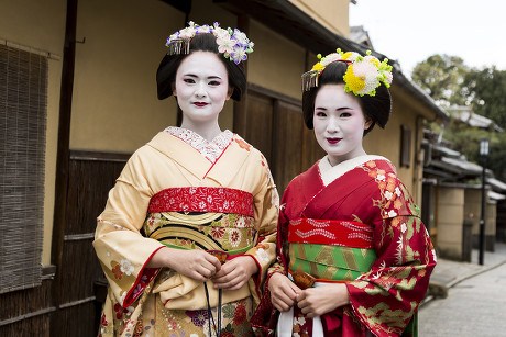 Tourists Dressed Traditional Japanese Kimono Makeup Editorial Stock ...