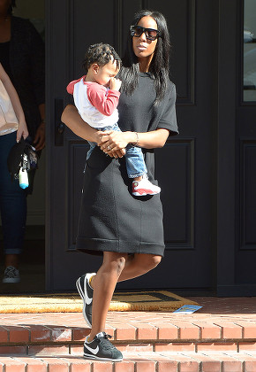 Kelly Rowland out and about in Los Angeles, America - 17 Jan 2012