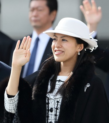 Japanese Emperor Akihito and Empress Michiko leave Haneda airport, Tokyo, Japan - 26 Jan 2016