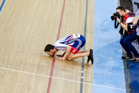 Sir Bradley Wiggins Gbr Kisses Track Editorial Stock Photo - Stock ...