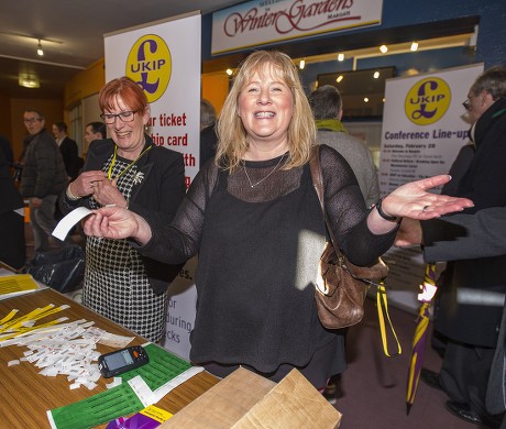 Pic Bruce Adams / Copy Unknown - 27/2/15 Ukip Spring Conference At The Margate Winter Gardens Margate Kent. - Ukip Leaders Wife Kirsten Farage Helps Out Handing Out Passes At The Conference Entrance.