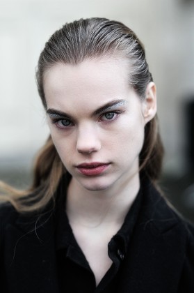 Model Estella Boersma after Giambattista Valli on Avenue du Général Eisenhower., AW16, Paris Fashion Week 2016.
