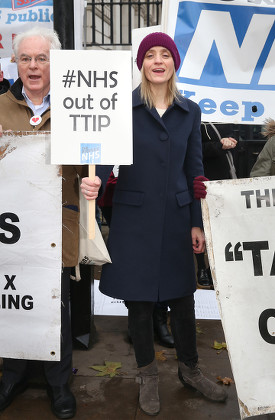 Ann-Marie Duff joins NHS demonstration, Downing Street, London, Britain - 30 Nov 2015