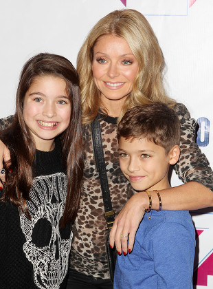 Kelly Ripa Lola Consuelos Joaquin Consuelos Editorial Stock Photo