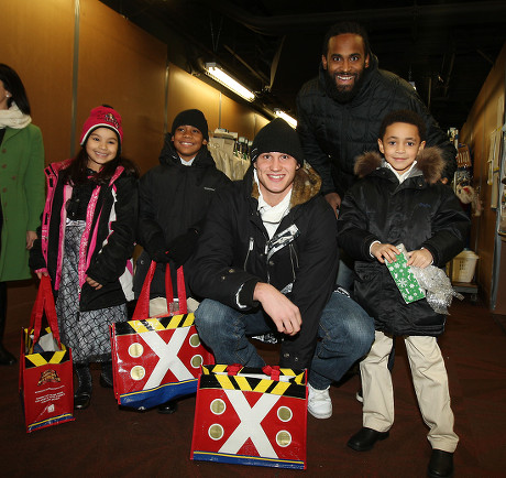 The New York Knicks and Radio City Rockettes spread some Christmas cheer to Children from the Garden of Dreams Foundation, New York, America - 14 Dec 2010