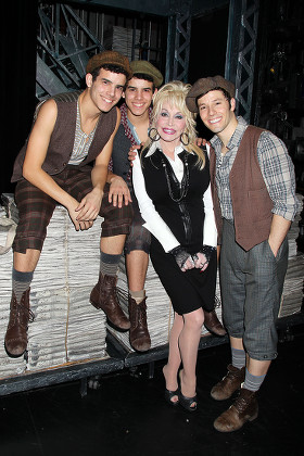 Dolly Parton visits the cast of 'Newsies', New York, America - 28 Nov 2012