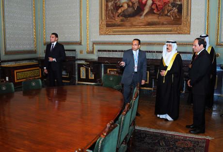 Bahrain King Hamad bin Issa al-Khalifa visit to Cairo, Egypt - 27 Apr 2016