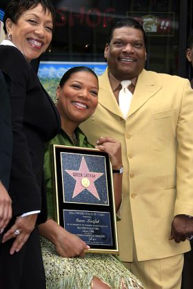 QUEEN LATIFAH RECEIVES A STAR ON THE HOLLYWOOD WALK OF FAME, LOS ANGELES, AMERICA - 04 JAN 2006