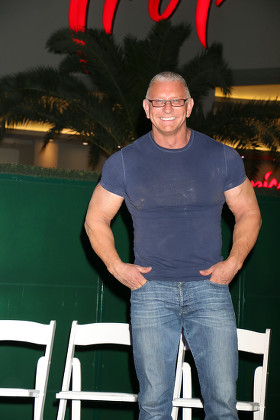 Robert Irvine Editorial Stock Photo - Stock Image | Shutterstock