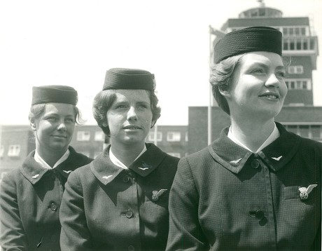 B.e.a. Hostesses At London Airport (heathrow). L-r: Anne Taylor Susan Ballantyne And Catherine Smith. Box 635 214101529 A.jpg.