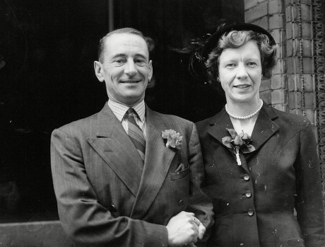 Explorer Francis Kennedy Pease And His Bride Miss Elizabeth Turner After Their Wedding At Kensington Register Office Today. Mr Pease Was A Member Of The 1925 Antarctic Expedition In The Discovery. Box 643 1024111518 A.jpg.