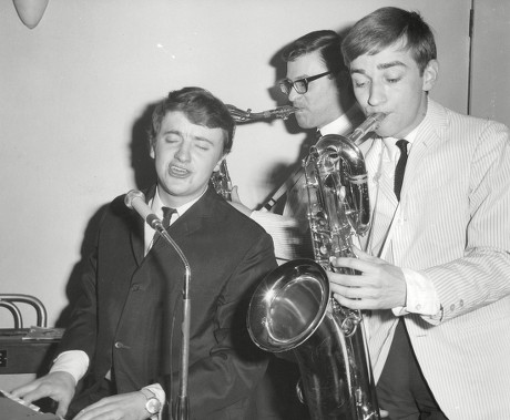 Zoot Money Pop Singer With Two Members Of His Group. Box 660 81301169 A.jpg.