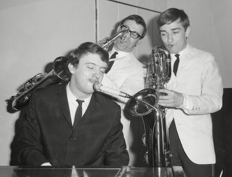 Zoot Money Pop Singer With Two Members Of His Group. Box 660 813011610 A.jpg.
