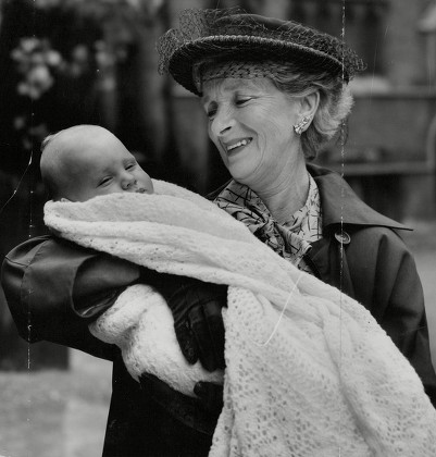 Actress Gladys Cooper With Her Godson Phillip Michael Orr Who Is The Son Of Her Secretary. Box 671 908031615 A.jpg.