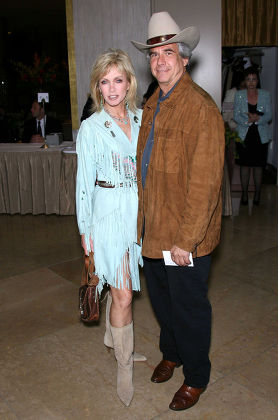THE JOHN WAYNE CANCER INSTITUTE AUXILIARY 21ST ANNUAL ODYSSEY BALL, BEVERLY HILTON HOTEL, BEVERLY HILLS, AMERICA - 08 APR 2006