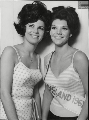 (l-r): Diana Phillips And Joan Ashley (winner) Who Is A Model. Streatham Heat Of The Miss England 1967. Box 690 70106168 A.jpg.