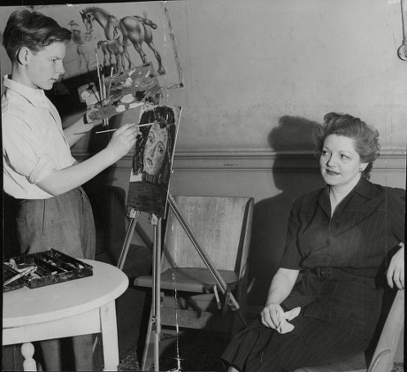John Charlesworth 16-year-old Actor Paints A Portrait Of Actress Hermione Baddeley. Box 695 1205071672 A.jpg.