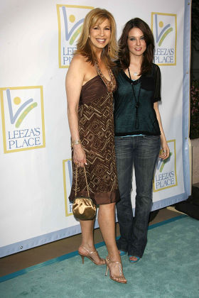 OPENING OF THE ASSISTANCE LEAGUE 'LEEZA'S PLACE' CENTRE IN LOS ANGELES, AMERICA - 21 APR 2006