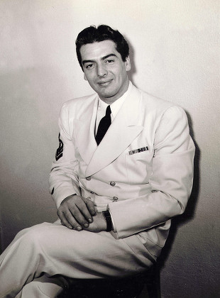 500 Victor mature Stock Pictures, Editorial Images and Stock Photos