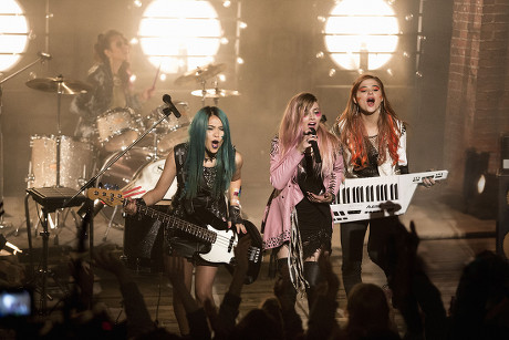 Jem and The Holograms - 2015