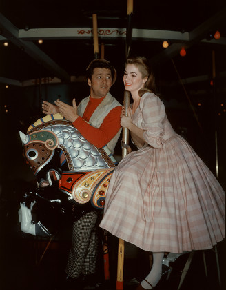 carousel shirley jones